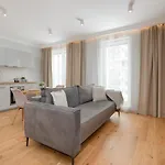 Z Tarasem W Centrum Swinoujscia By Renters Apartment Swinemünde
